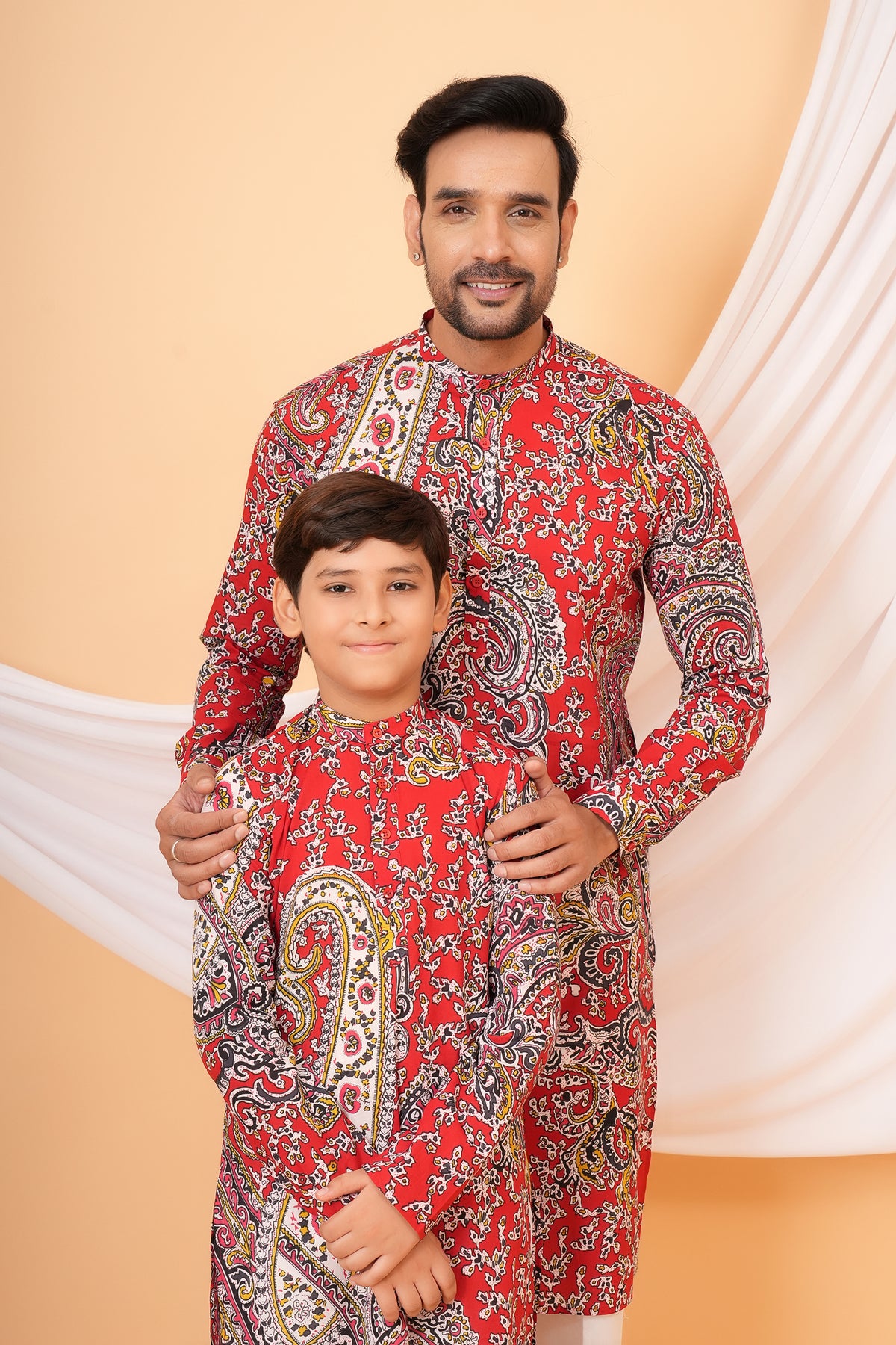 Traditional Paisley Printed Floral Kurta For Beta Red