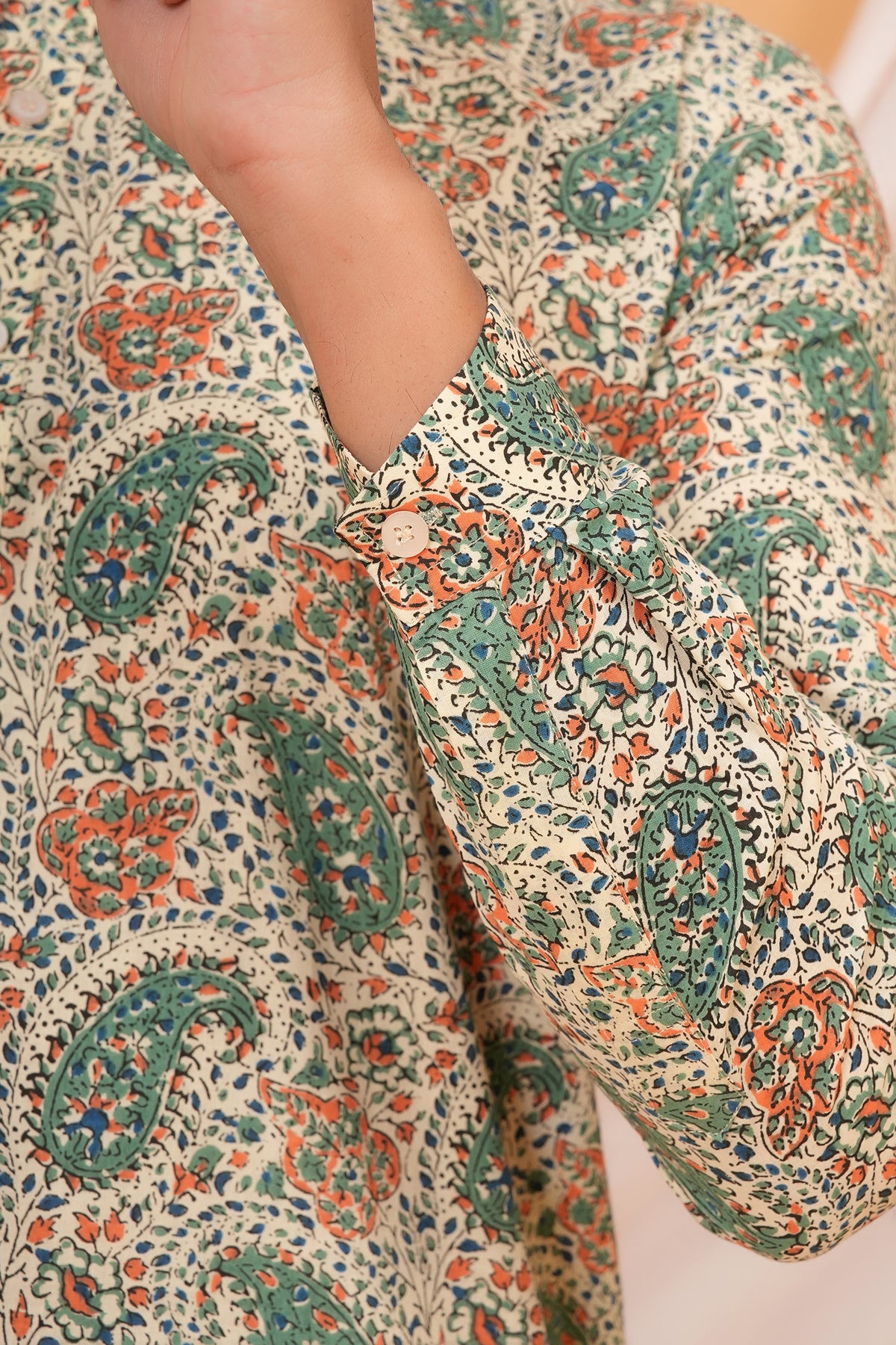 Detailed Traditional Paisley Printed Floral Buti Cotton Kurta For Beta-Off-White