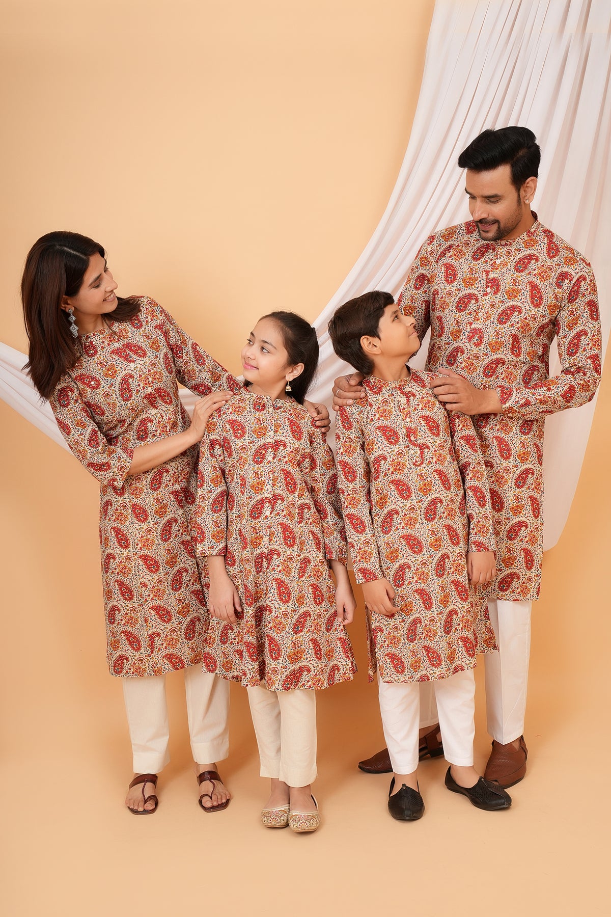 Traditional Floral Kalamkari Paisley Print White Base Kurta For Father- White & Orange