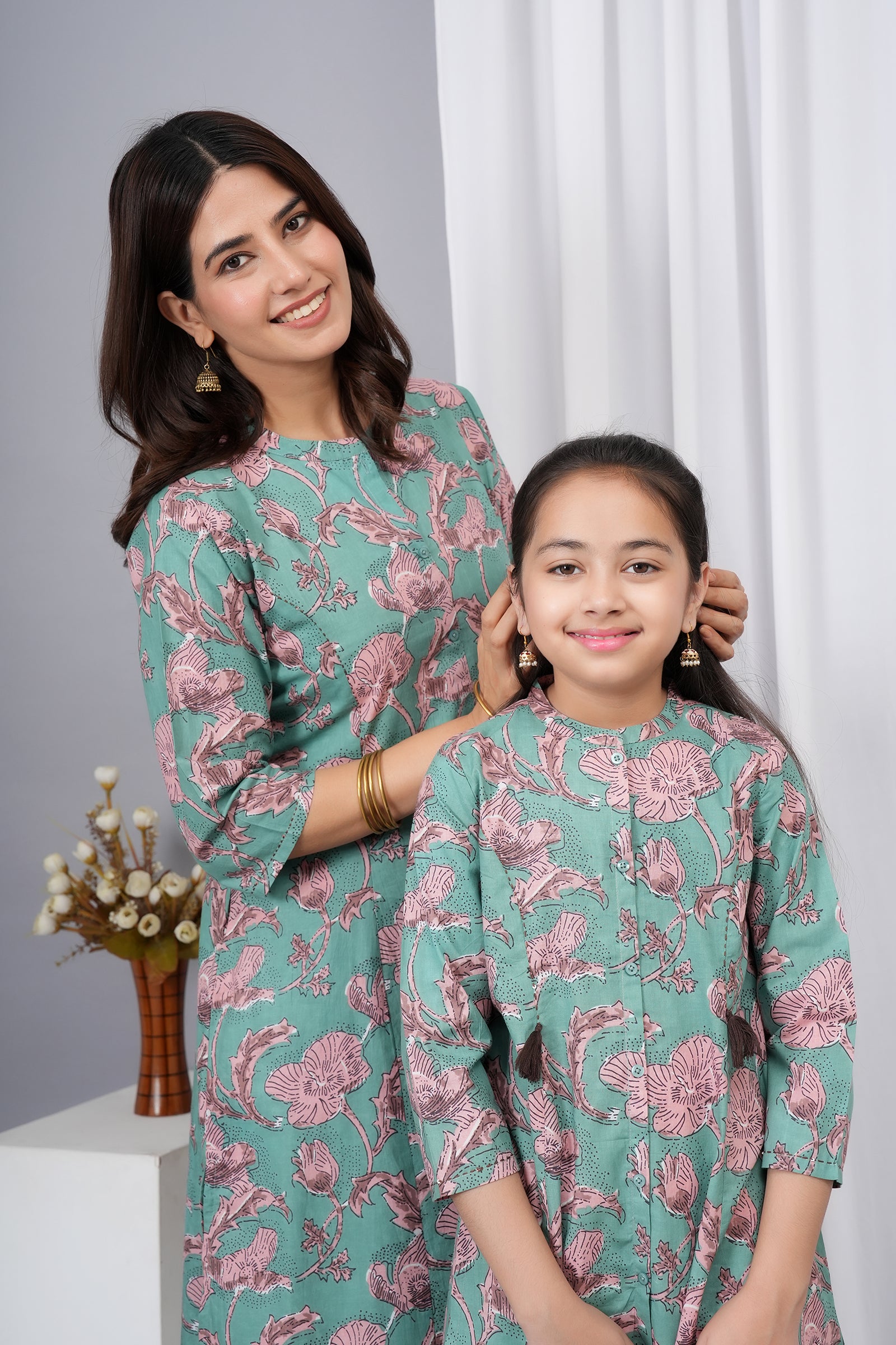 Pink Flower Printed Solid A-Line Ethnic Kurti Maa Beti Duo - Sage Green