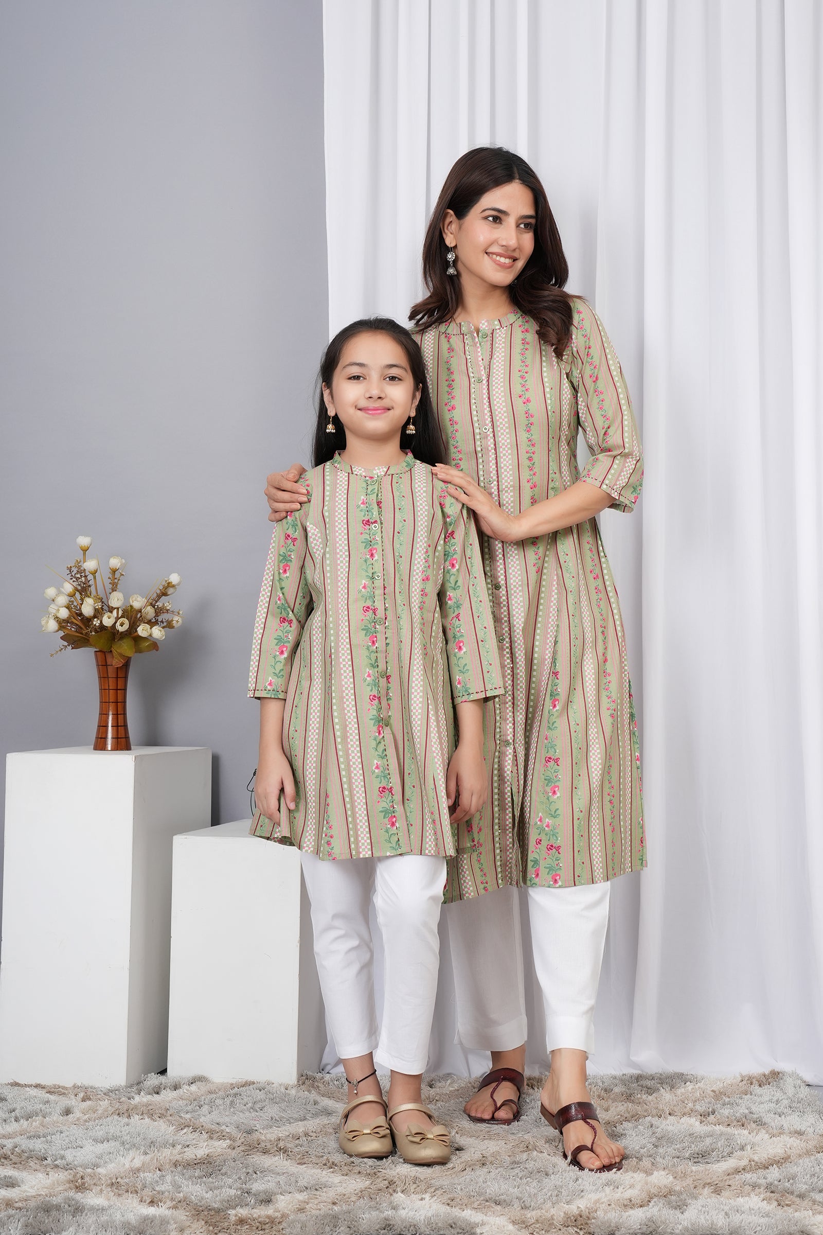 Flower & Petal Printed A-Line Ethnic Kurti Maa Beti Duo - Light Green