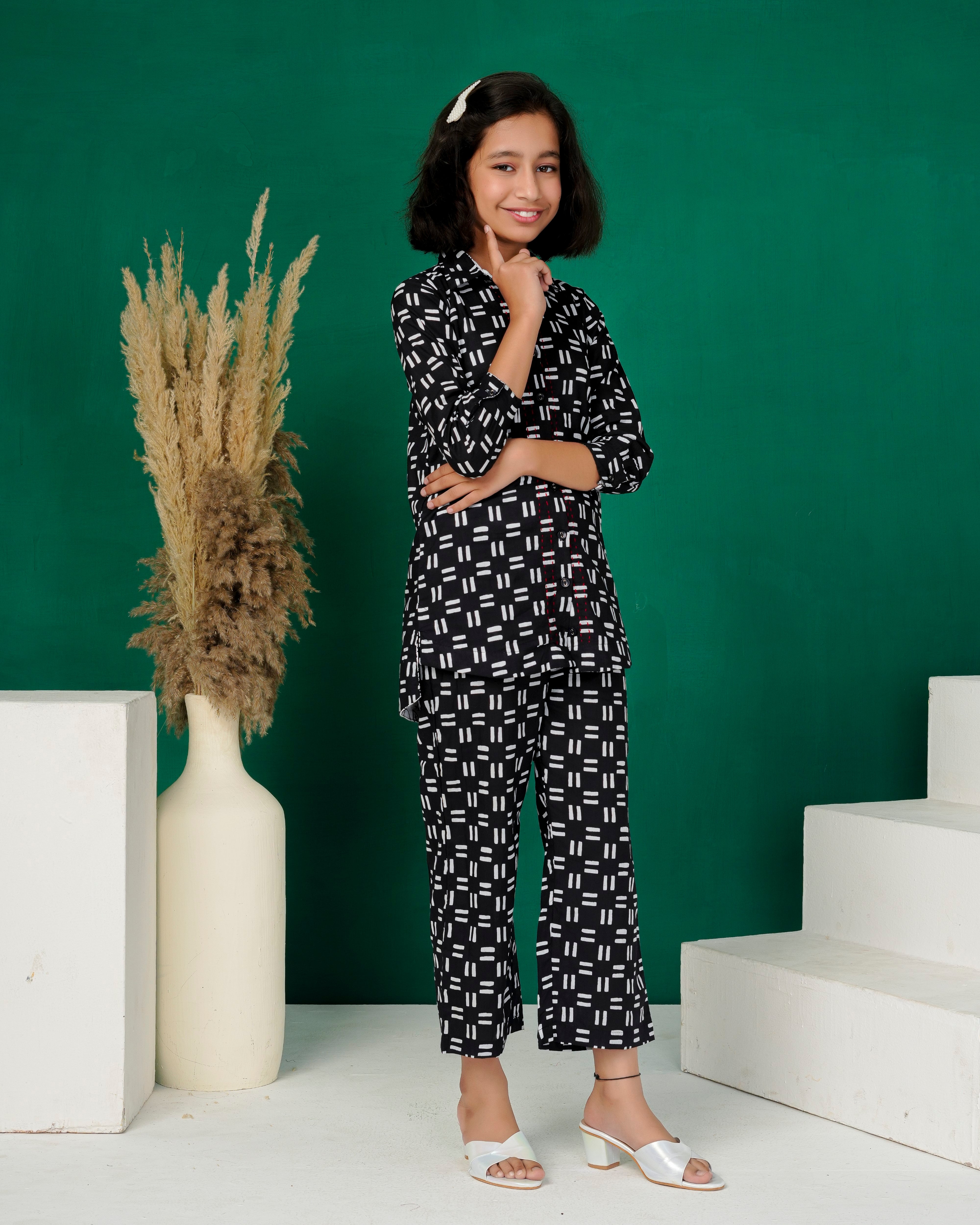 Black Cross-Weave Geometric Print Cotton Coords