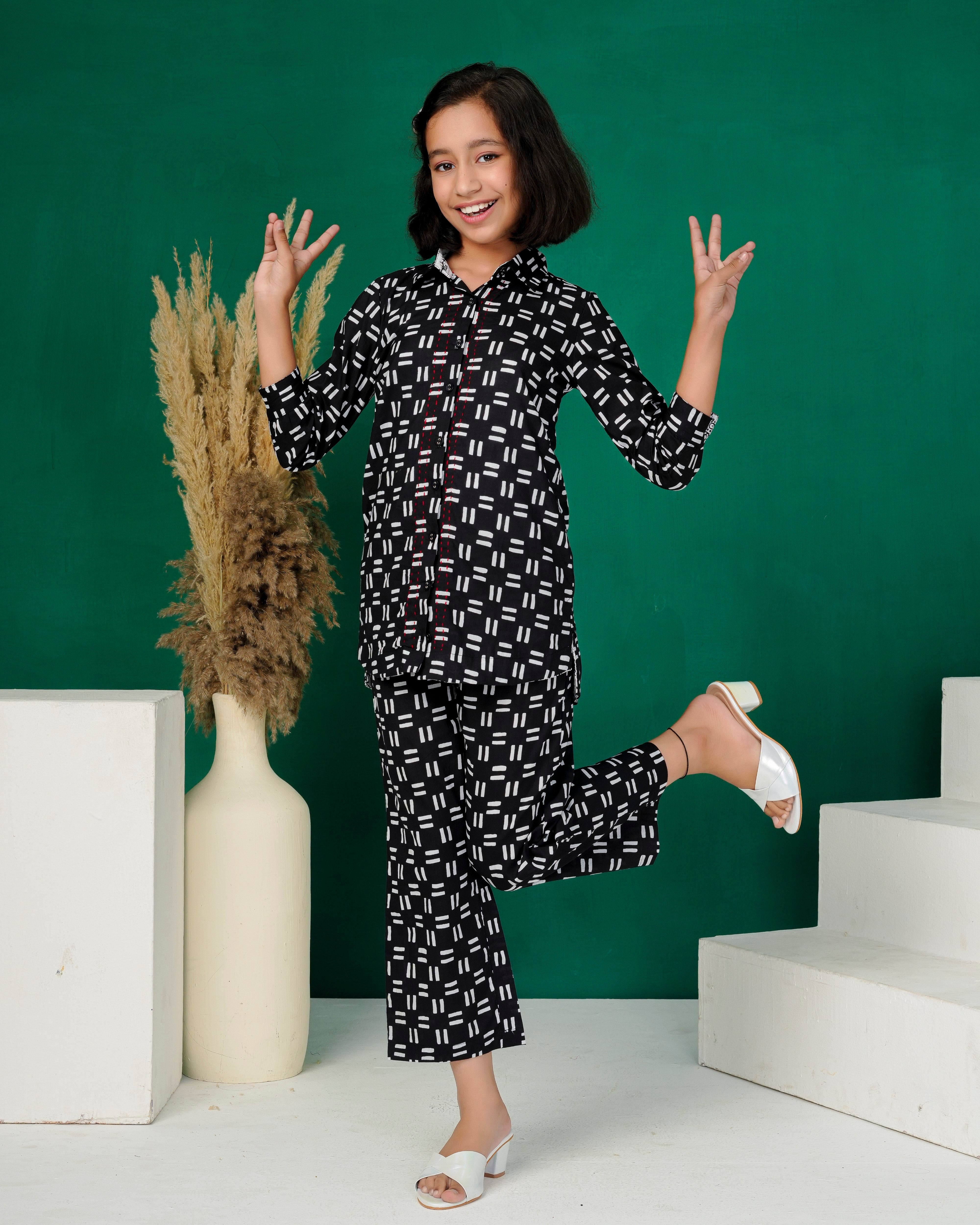 Black Cross-Weave Geometric Print Cotton Coords