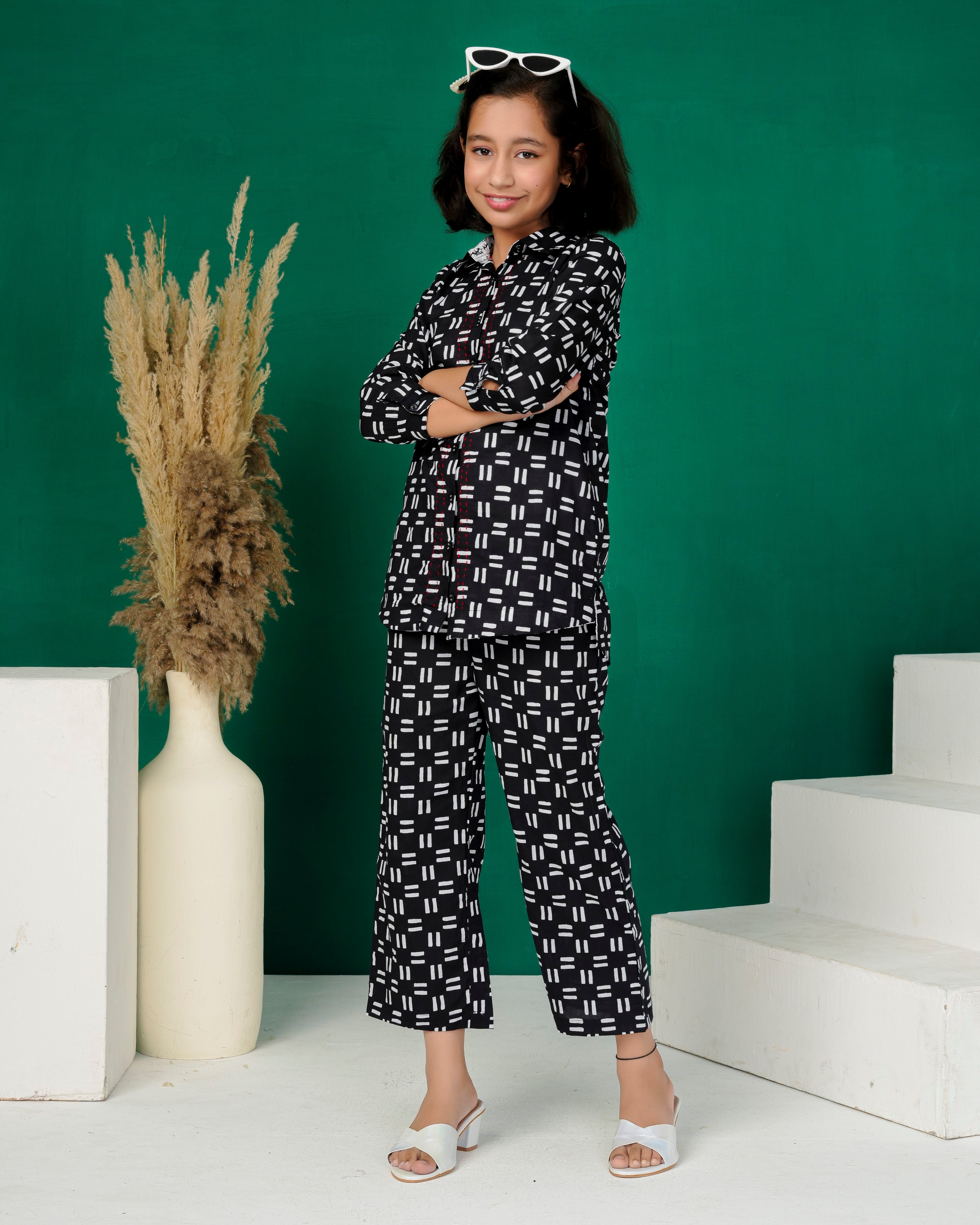 Black Cross-Weave Geometric Print Cotton Coords