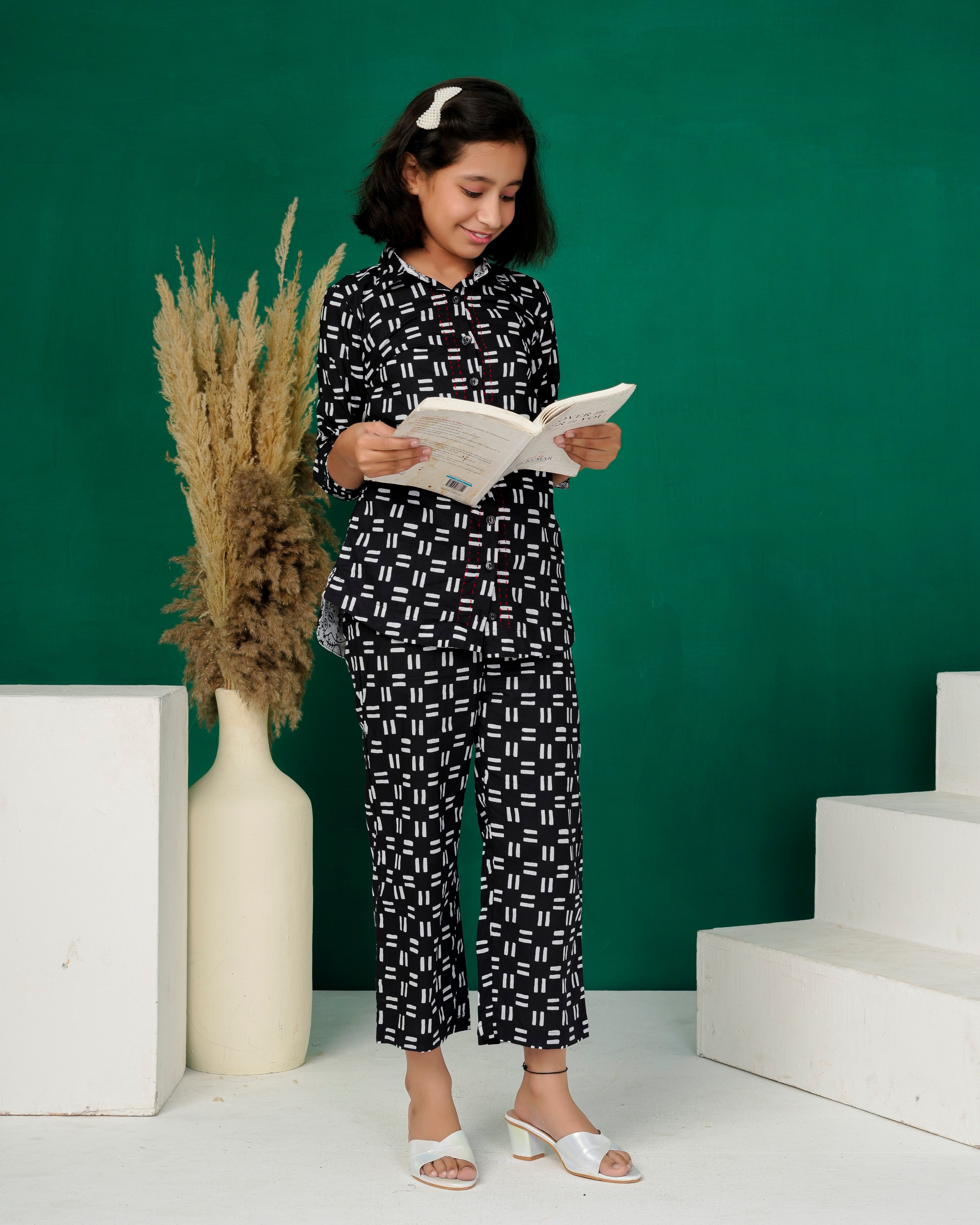 Black Cross-Weave Geometric Print Cotton Coords