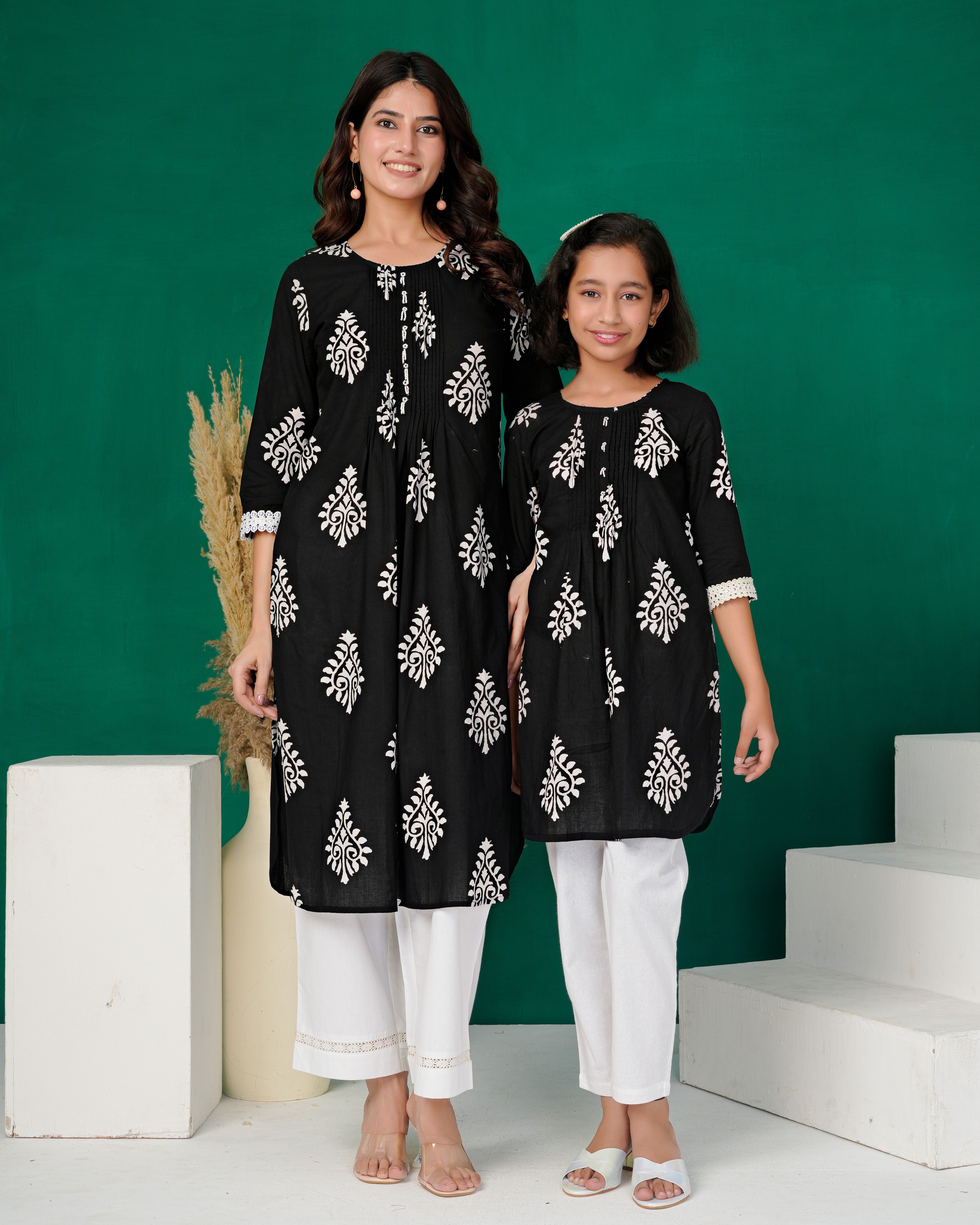 Black Embroidered Traditional Round Neck Kurta