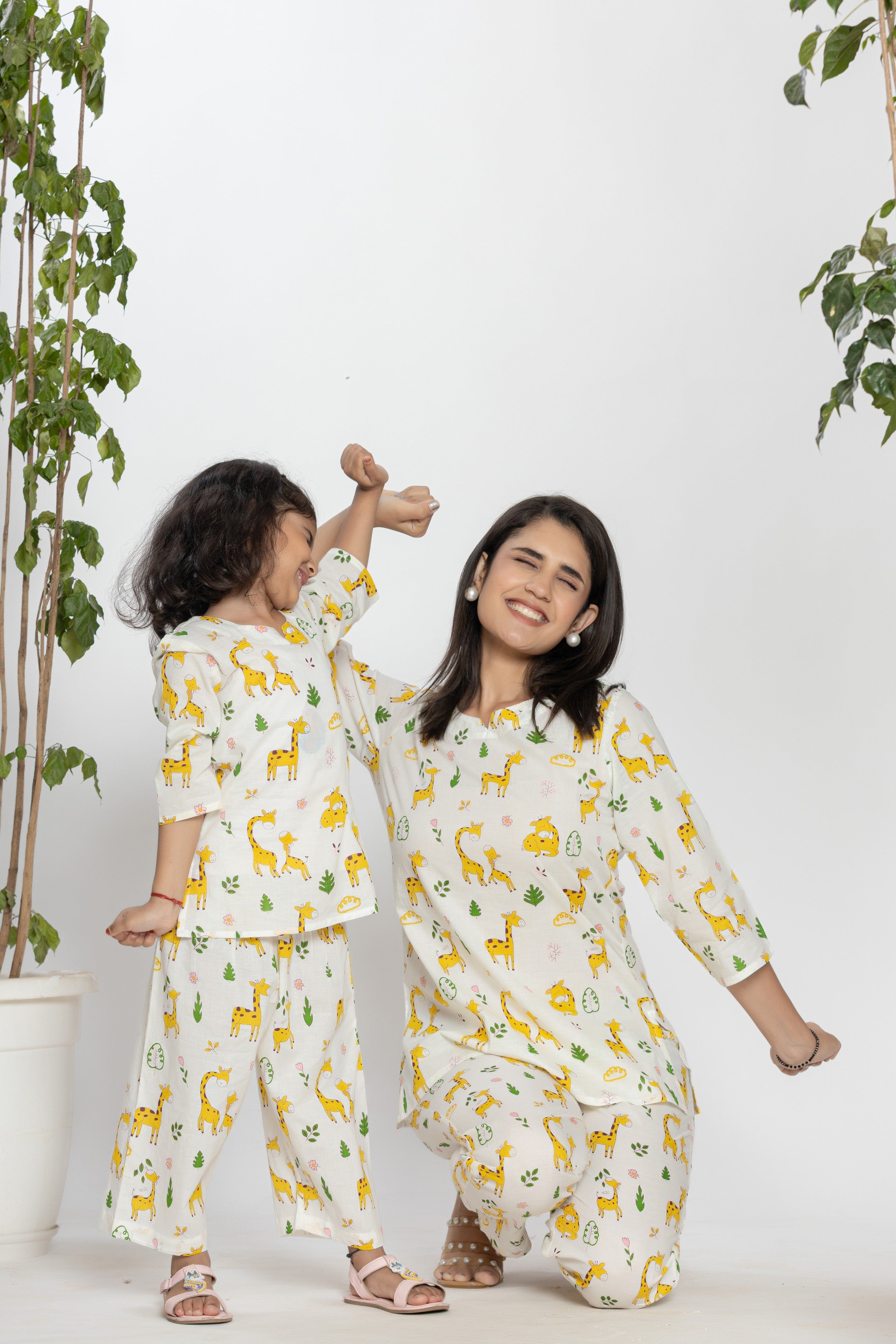 Giraffe Printed White Night Dress