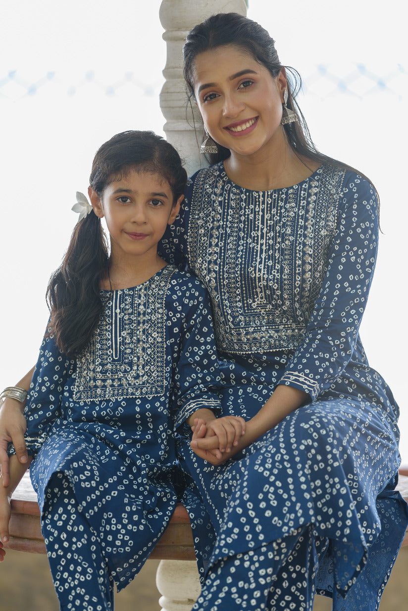 The Wardobe's Sungudi Gowns Mother and Daughter Combo-KFMDC001 –  www.soosi.co.in