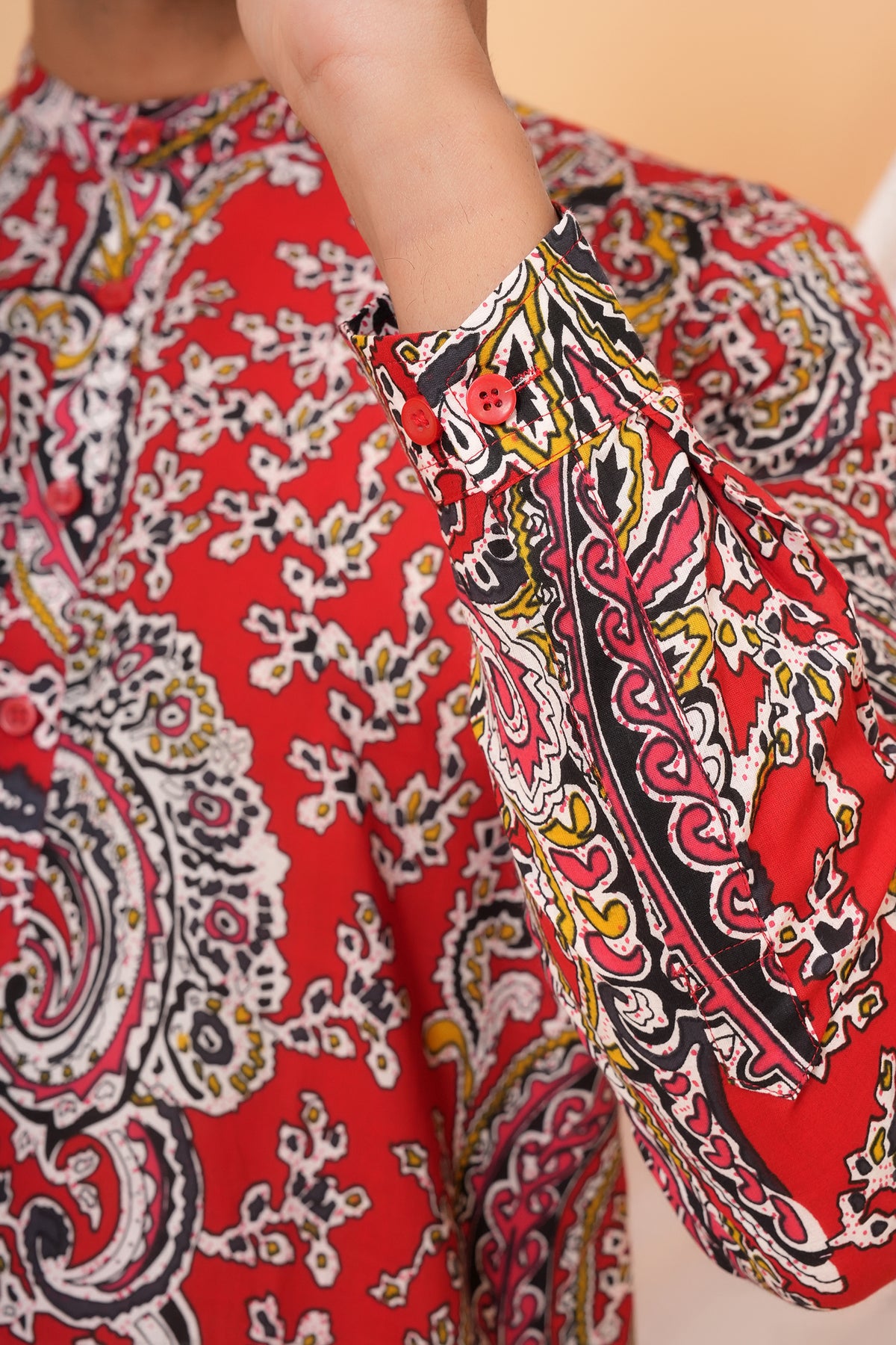 Traditional Paisley Printed Floral Kurta For Beta Red