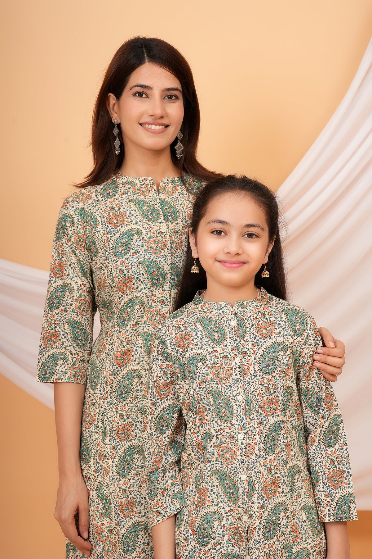 Detailed Traditional Paisley Printed Floral Buti Cotton Kurta For Beta-Off-White