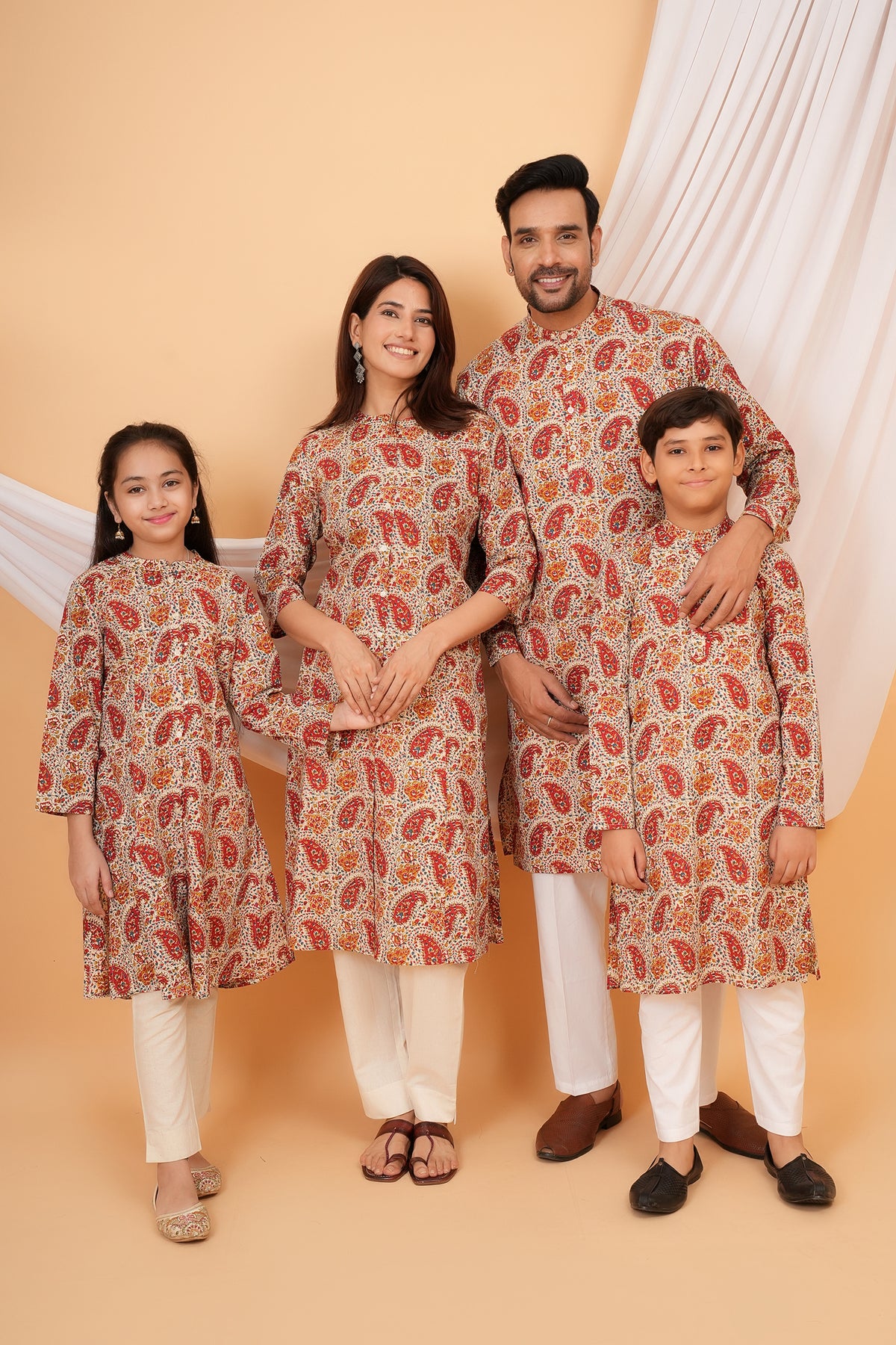 Traditional Floral Kalamkari Paisley Print White Base Kurta For Father- White & Orange