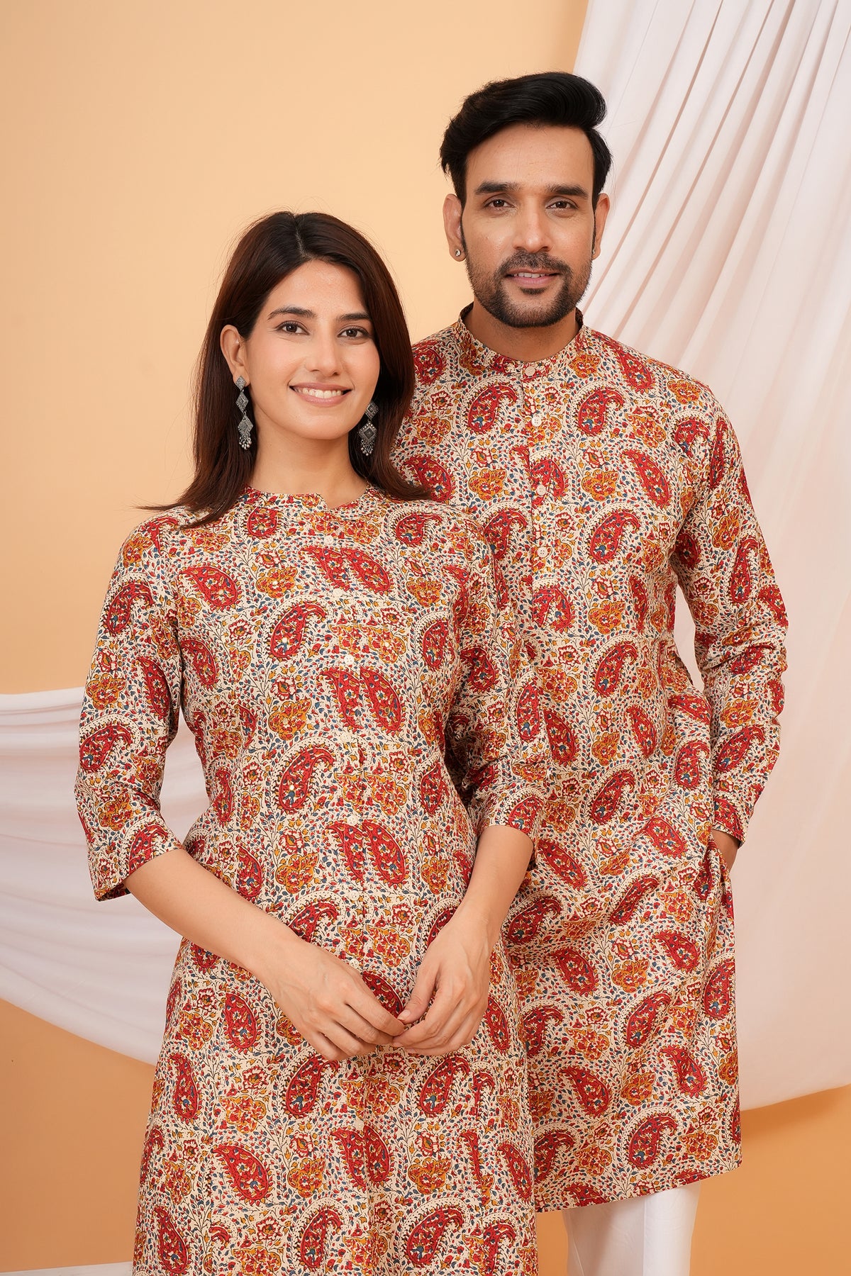Traditional Floral Kalamkari Paisley Print White Base Kurta For Beta- White & Orange