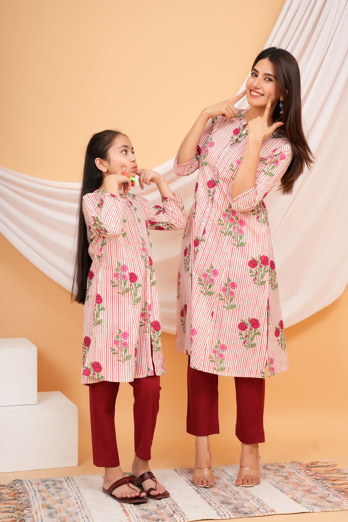 Rose Motif Vertical Striped Printed Straight-cut Cotton Kurti For Mother