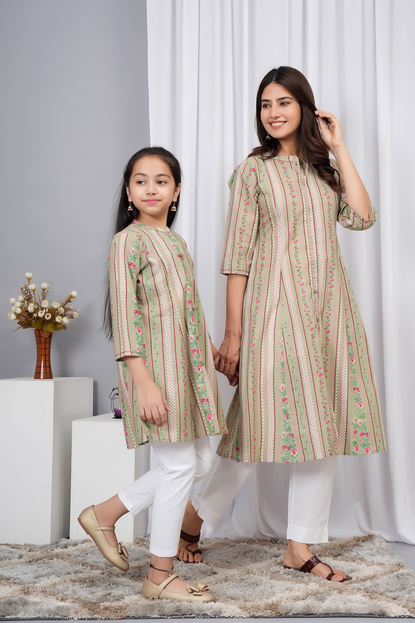 Flower & Petal Printed A-Line Ethnic Kurti Maa Beti Duo - Light Green