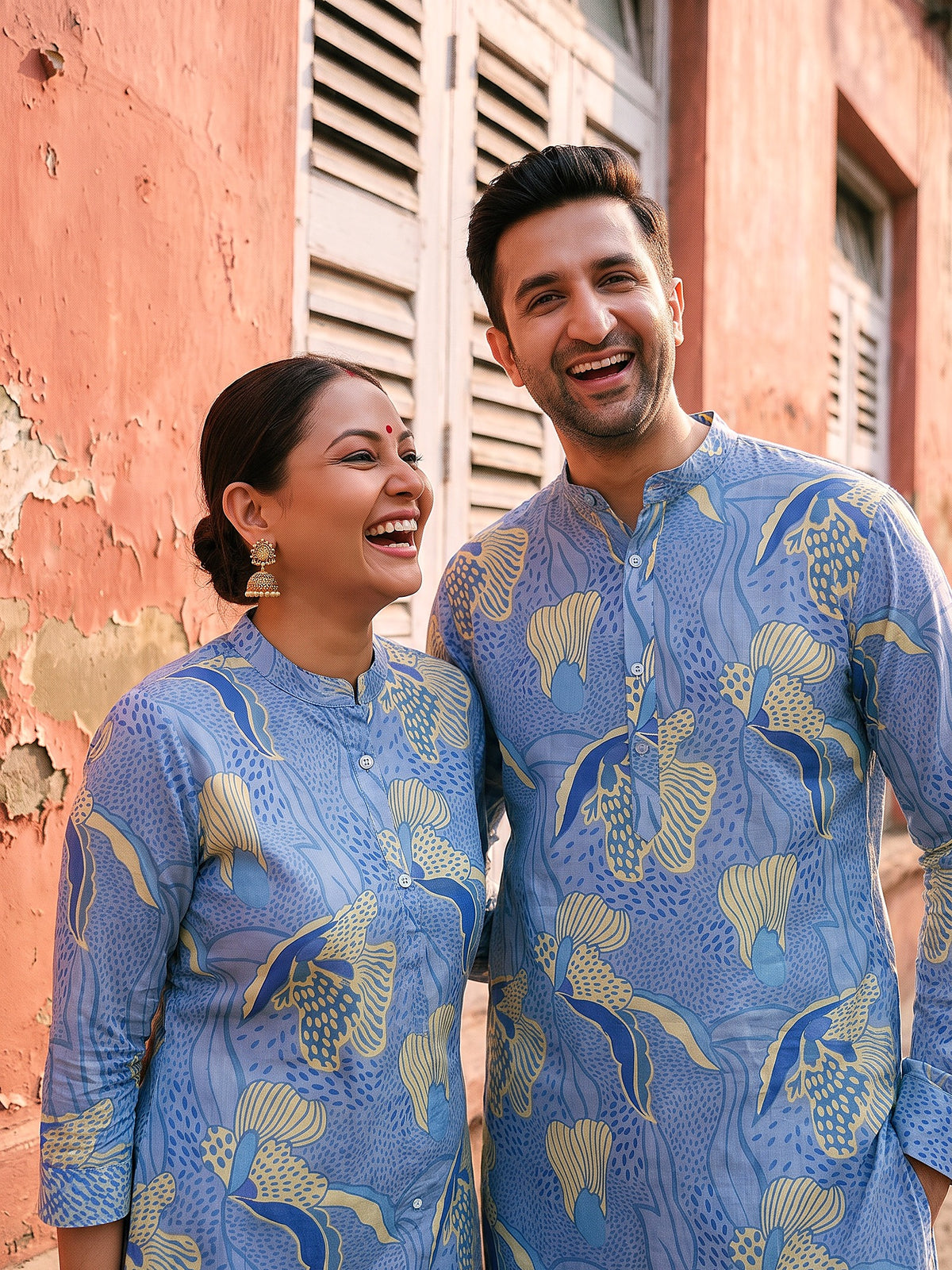 Iris Blue Jodi couple print close-up