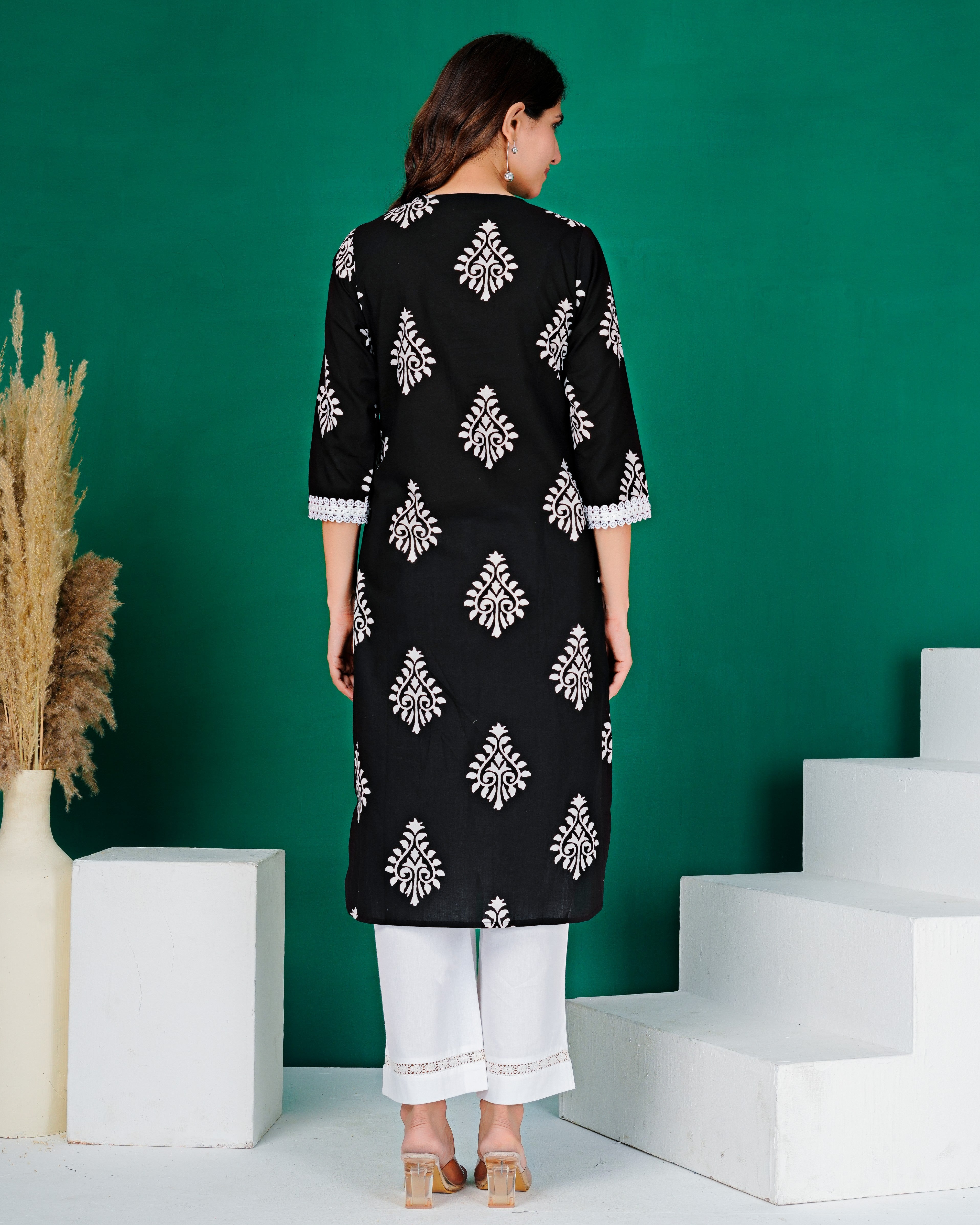 Black And White Floral Printed Ladies Kurta