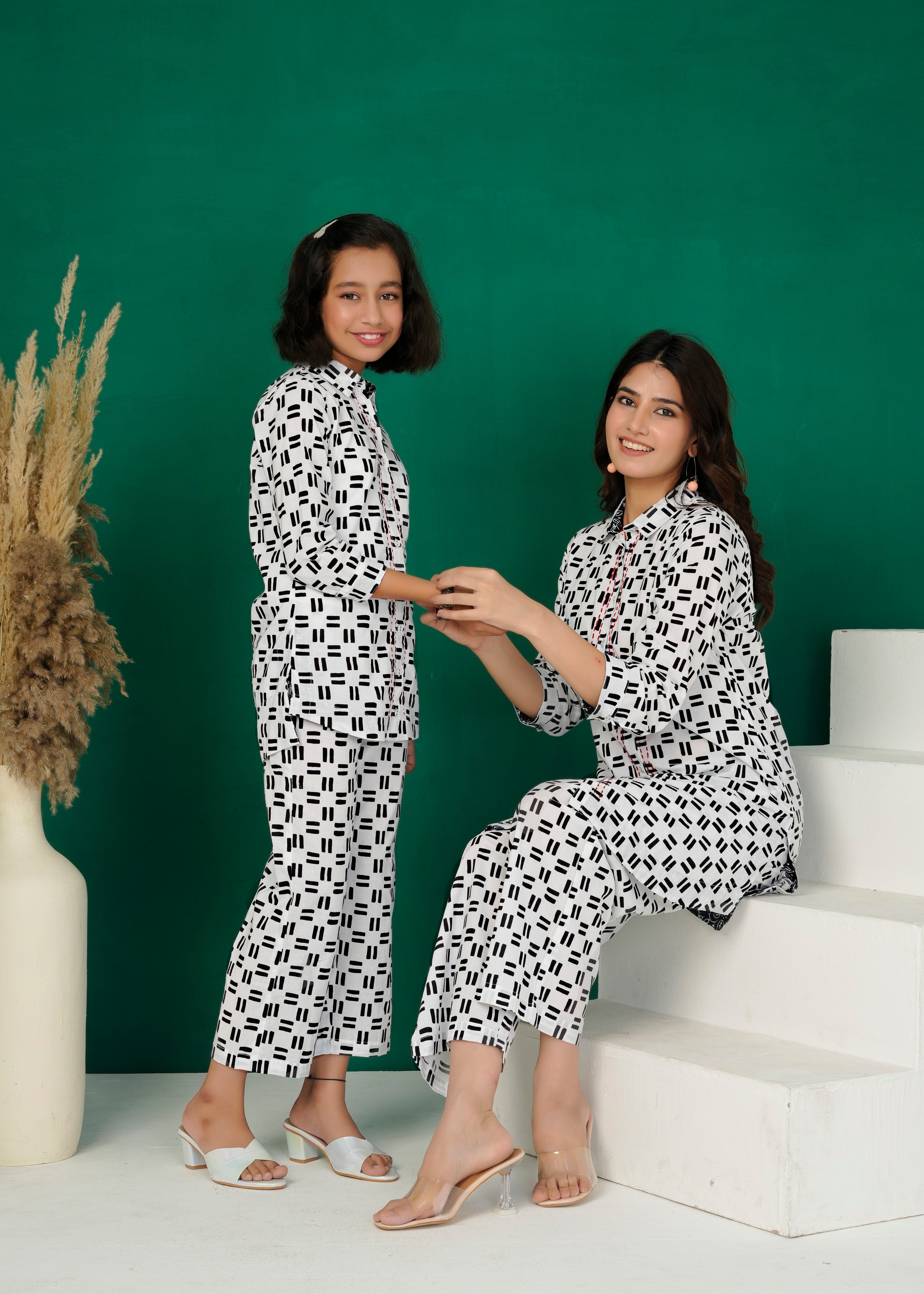 White Cross-Weave Geometric Print Cotton Coords