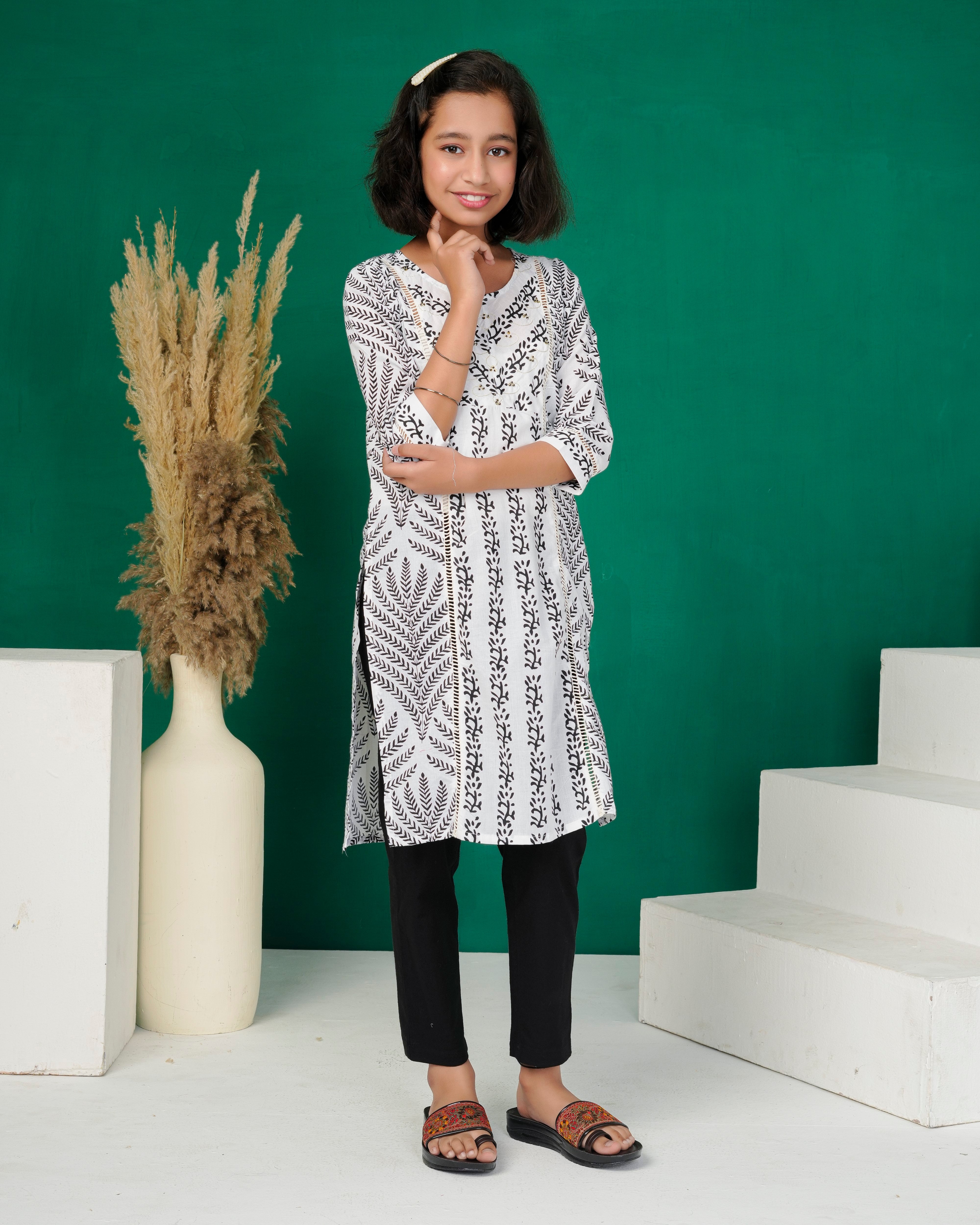 White Linear Print A-Line Cotton Kurti