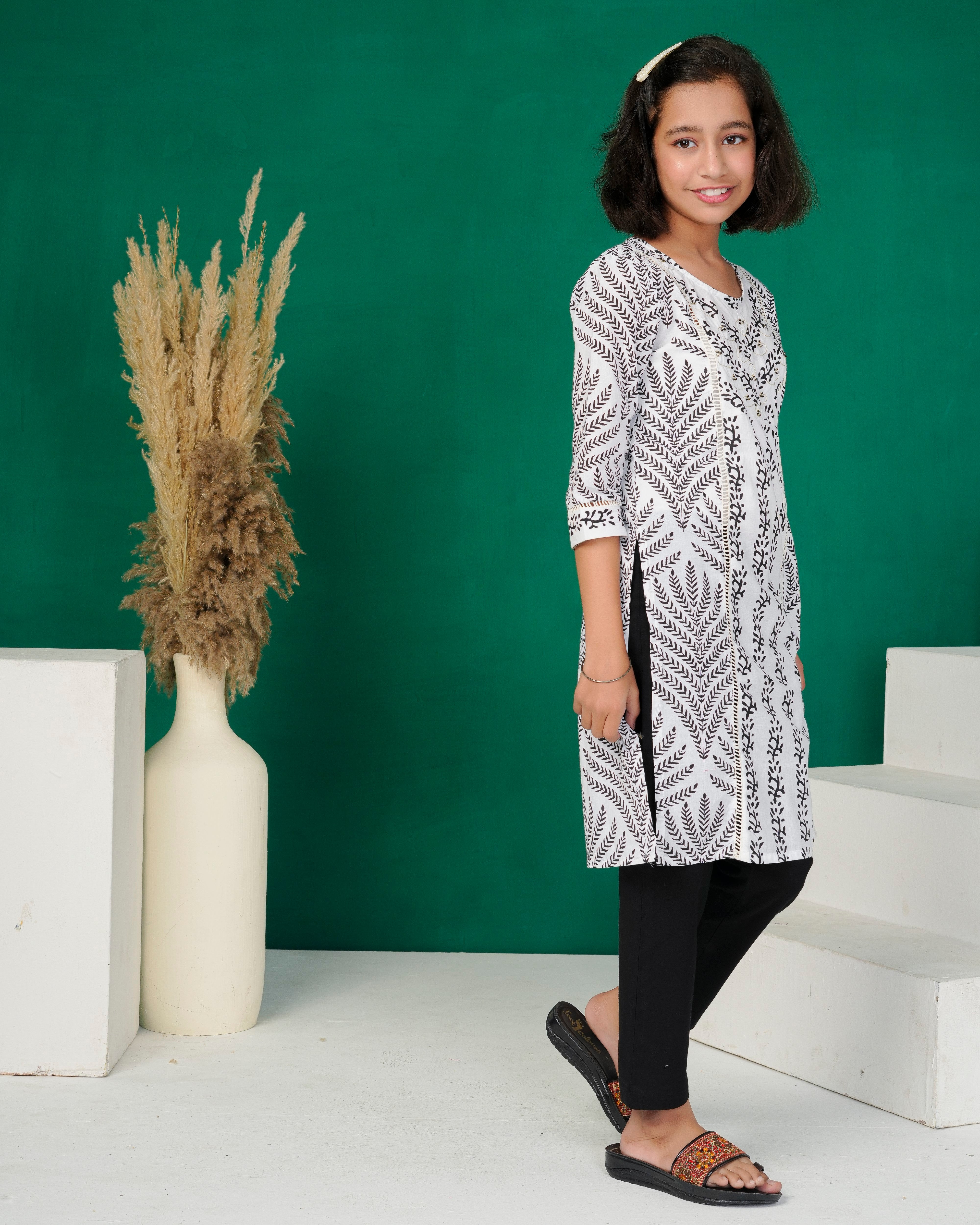 White Linear Print A-Line Cotton Kurti