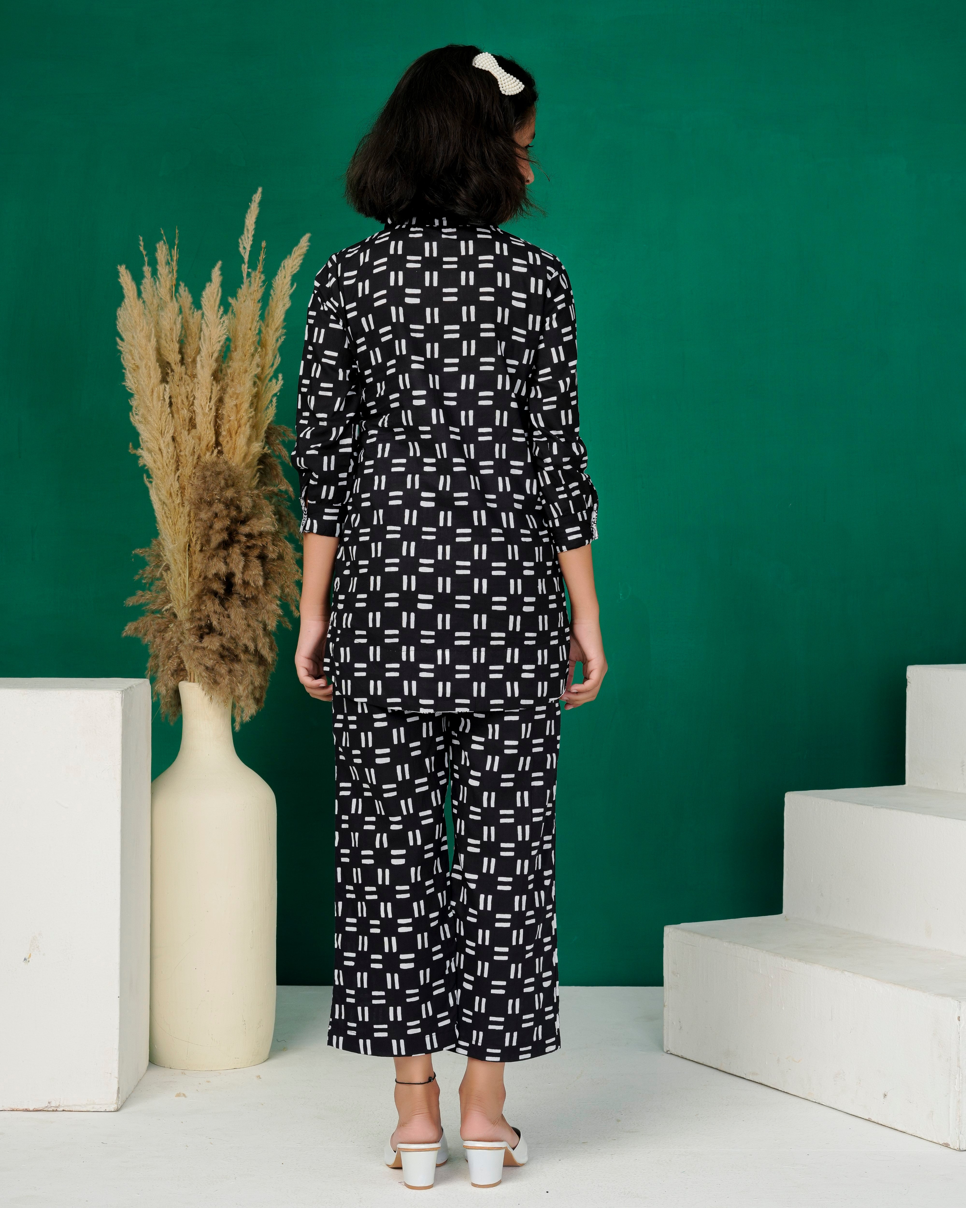 Black Cross-Weave Geometric Print Cotton Coords
