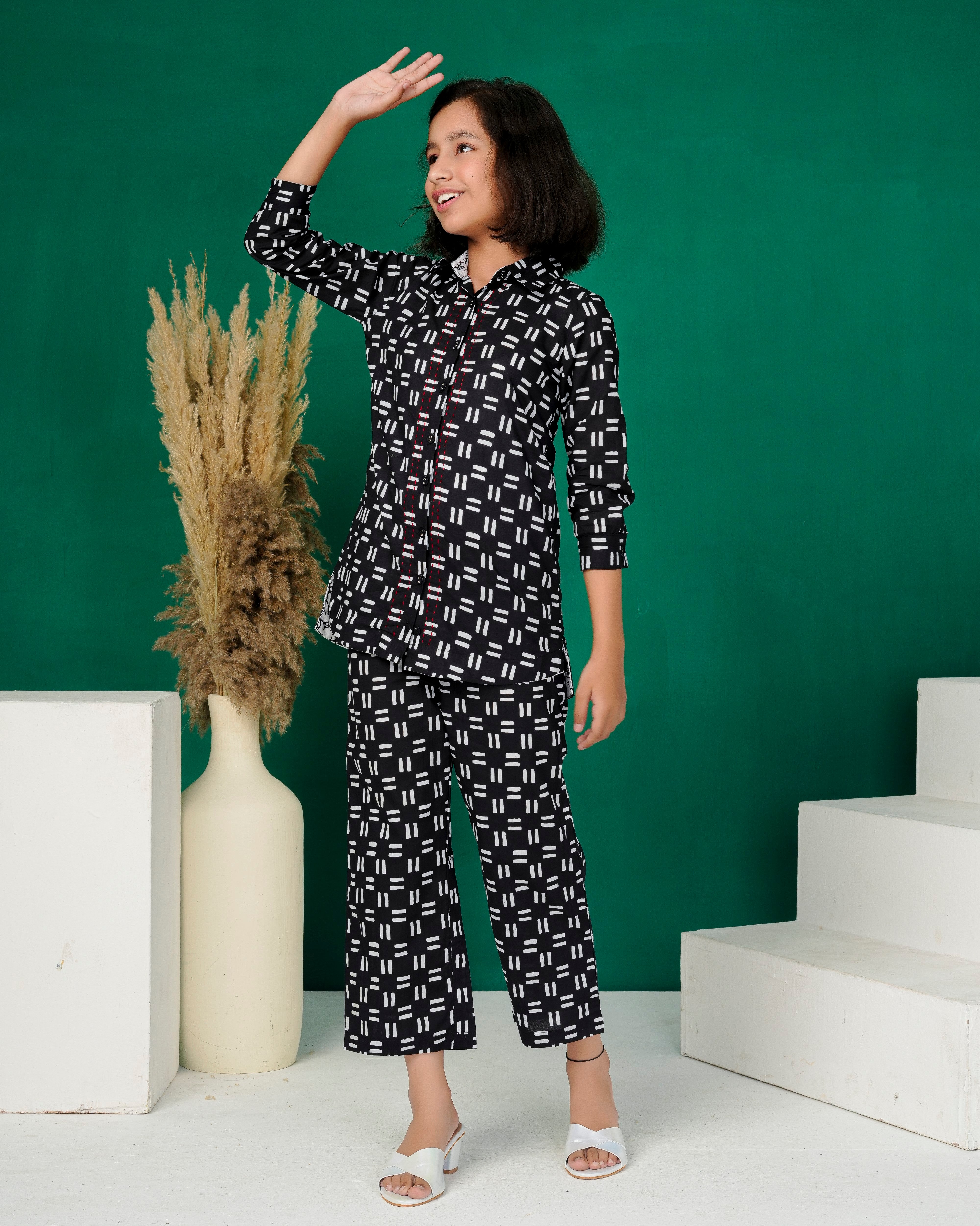 Black Cross-Weave Geometric Print Cotton Coords