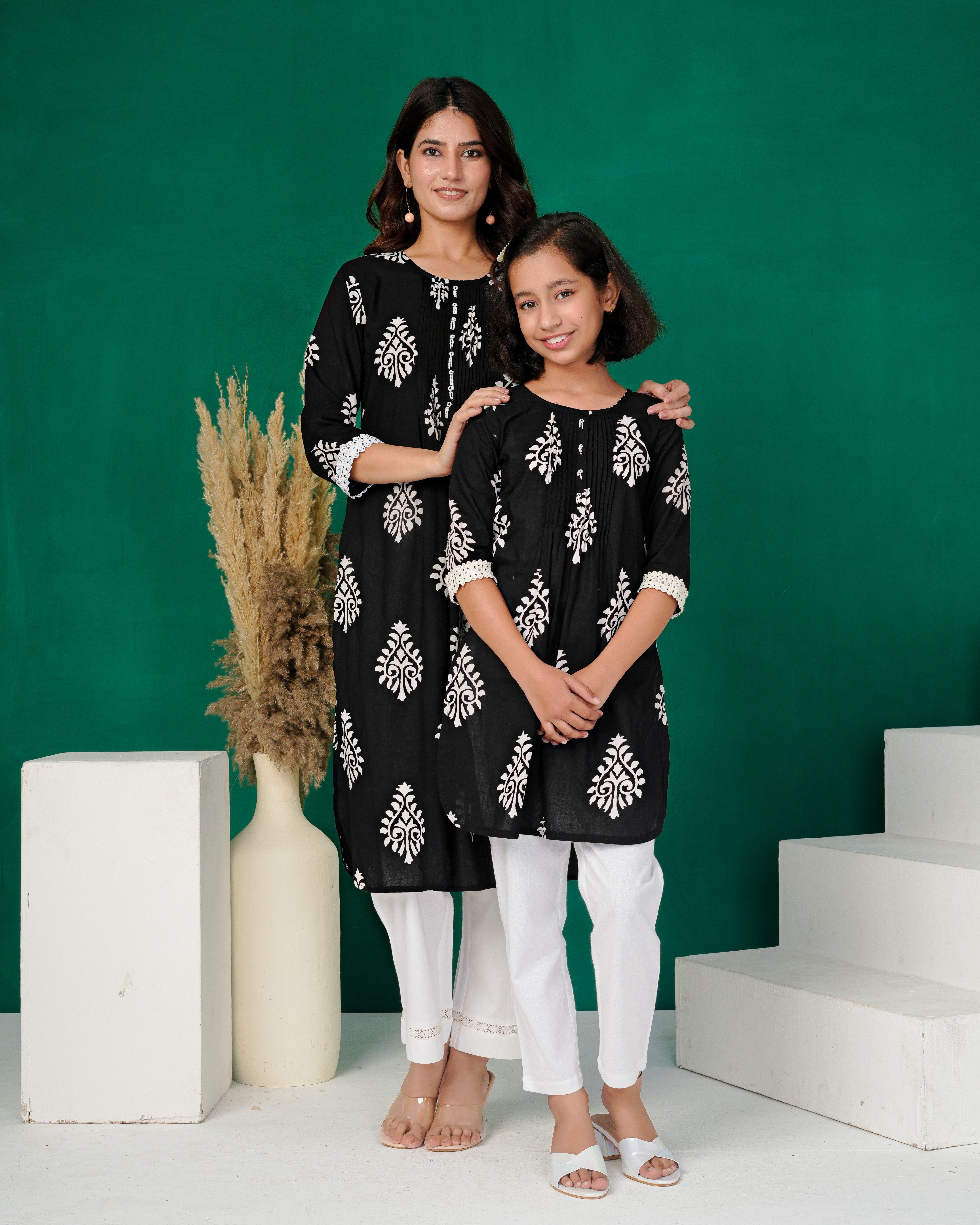 Black Embroidered Traditional Round Neck Kurta