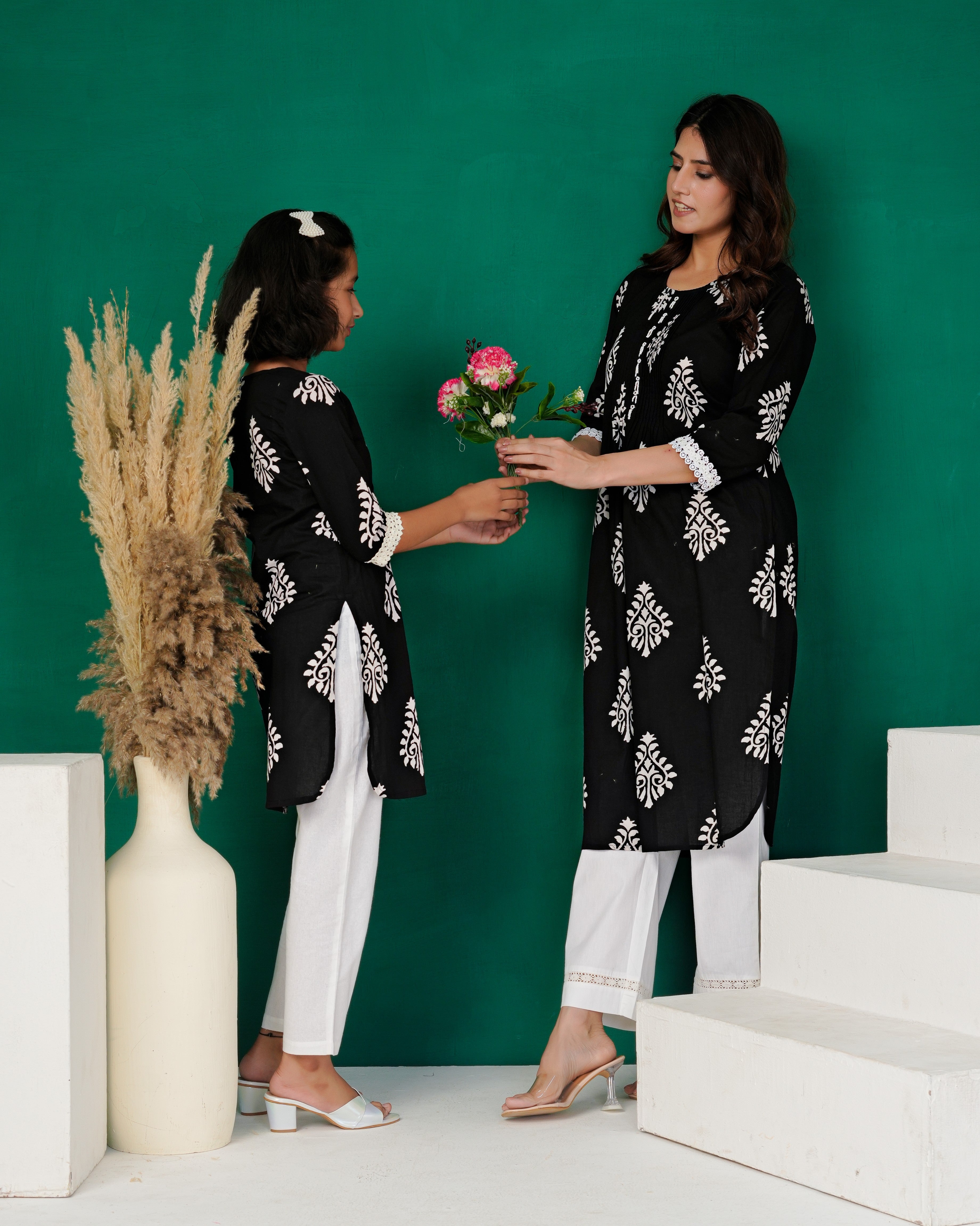 Black Embroidered Traditional Round Neck Kurta