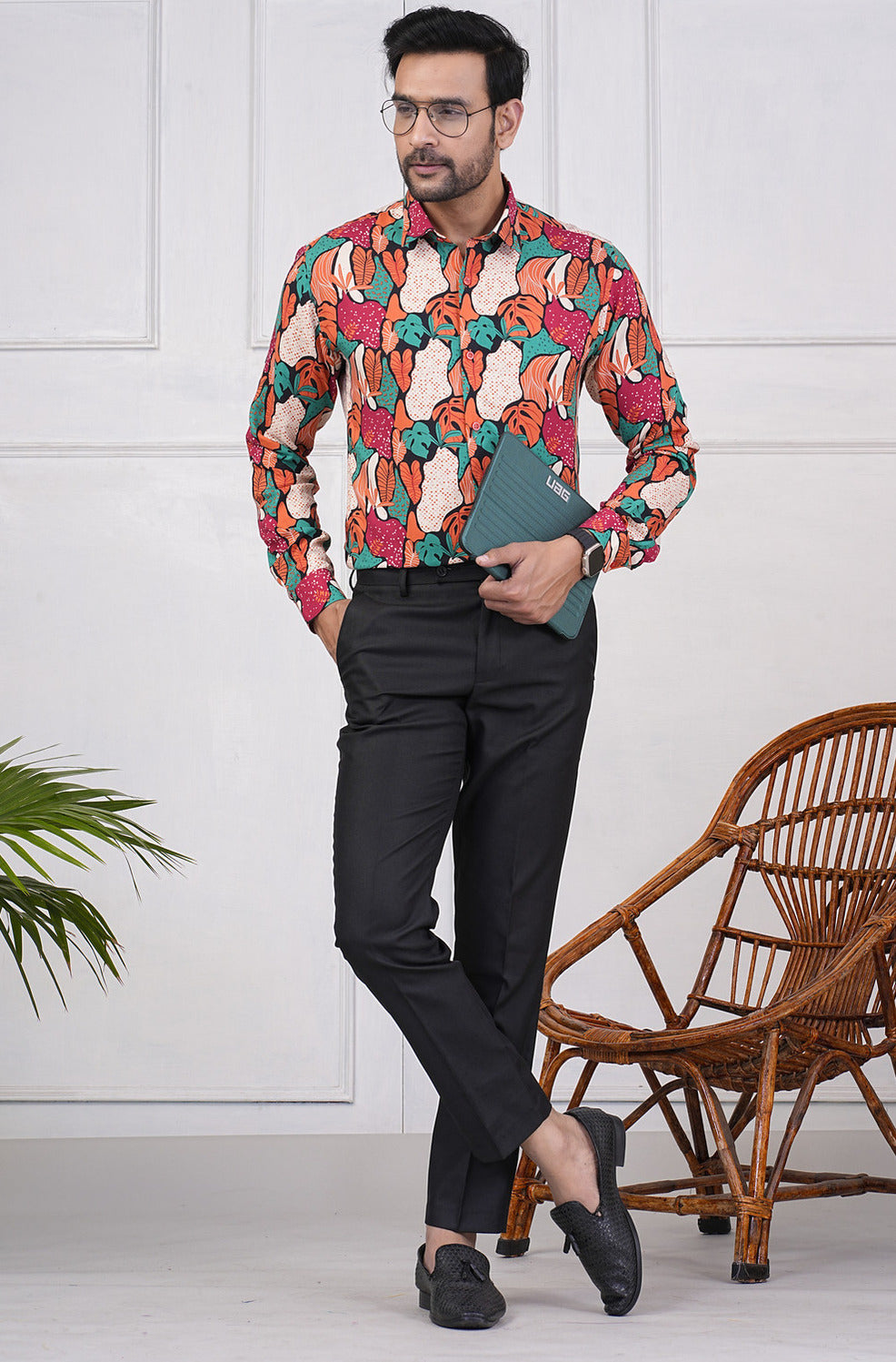Multicolor Regular Fit Men's Casual Printed Shirt